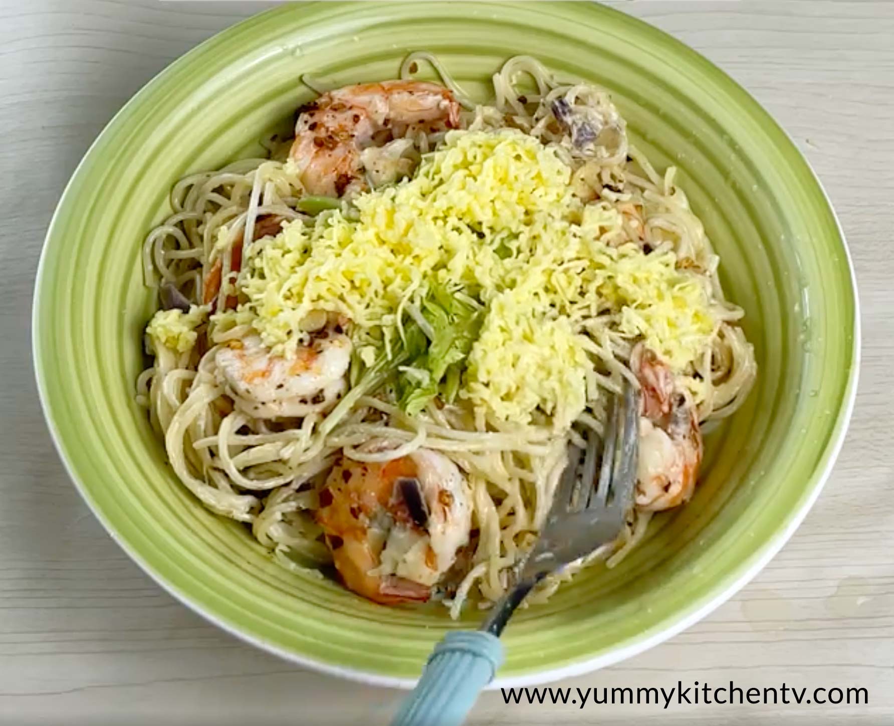 Shrimp Scampi - an easy flavor packed meal - Yummy Kitchen