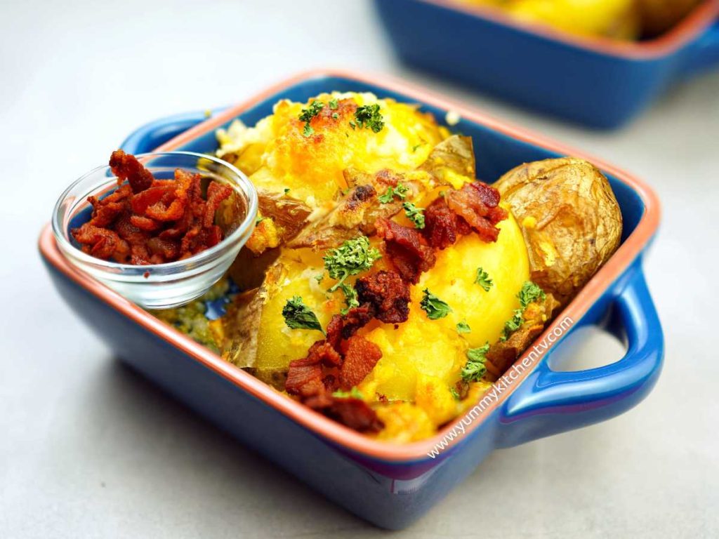 baked potatoes with bacon