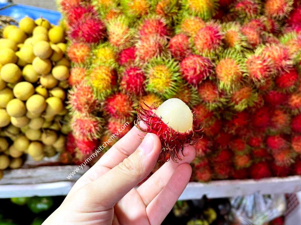Rambutan opened in the market