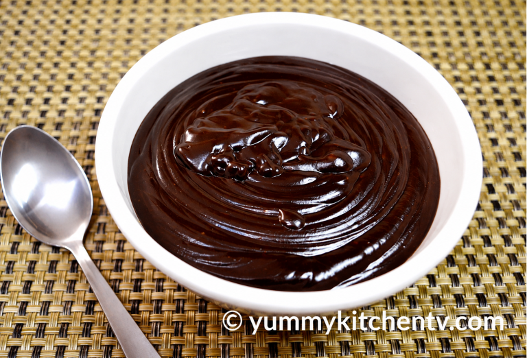 Homemade Chocolate Sauce Recipe – Rich, Smooth, and Easy to Make