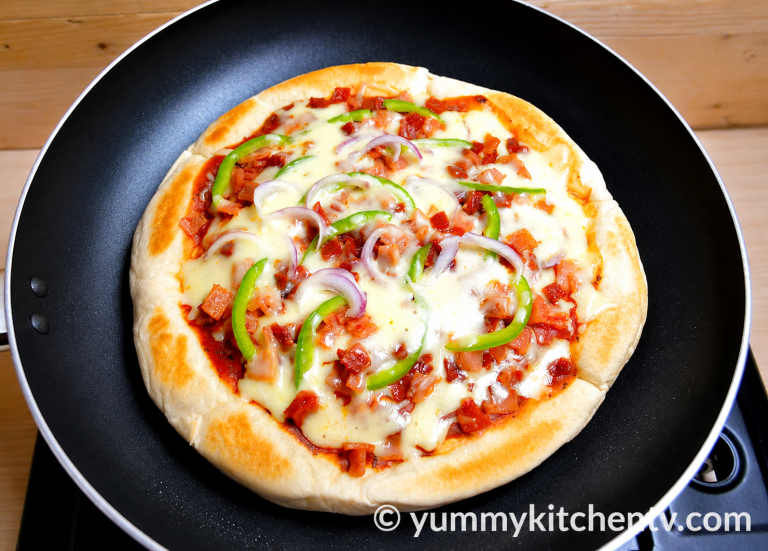 Homemade Pizza Without Oven Recipe (Easy Stovetop Pizza for Beginners)