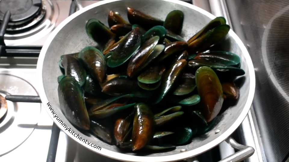 ginisang tahong with sprite