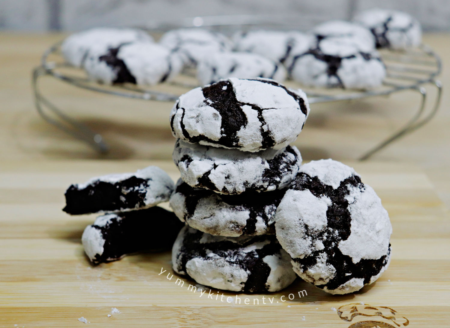 Chocolate Crinkles - Yummy Kitchen