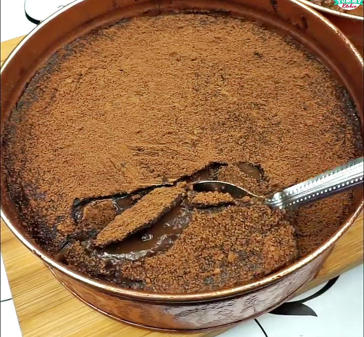 Hot Chocolate Dream Cake l The Novice Chef