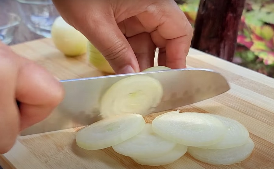 How to cut onions