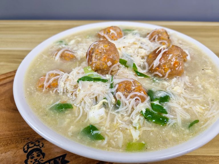 Misua Soup with Meatballs