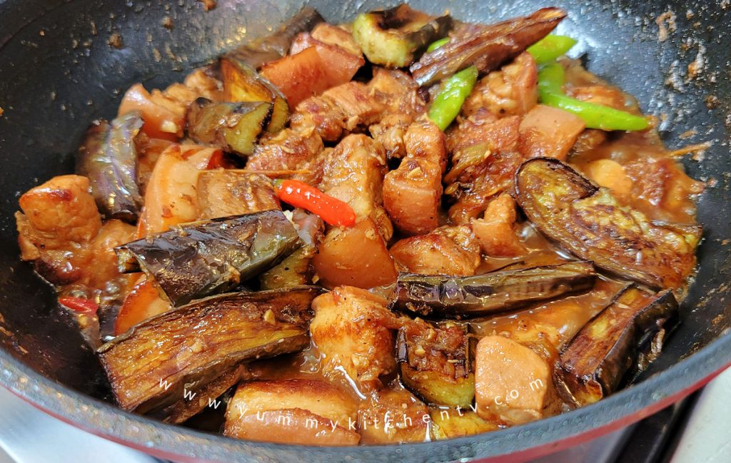 How to cook Binagoongan baboy