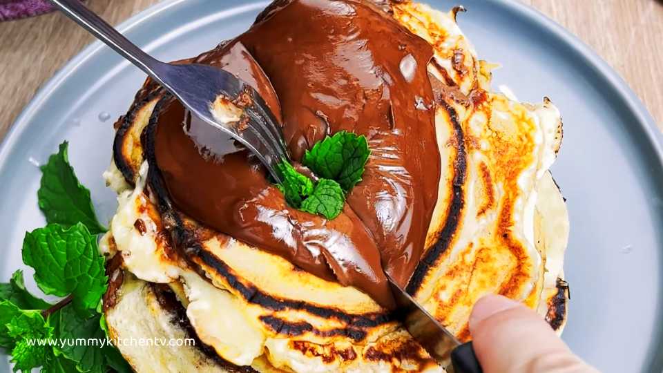 nutella swirl pancakes