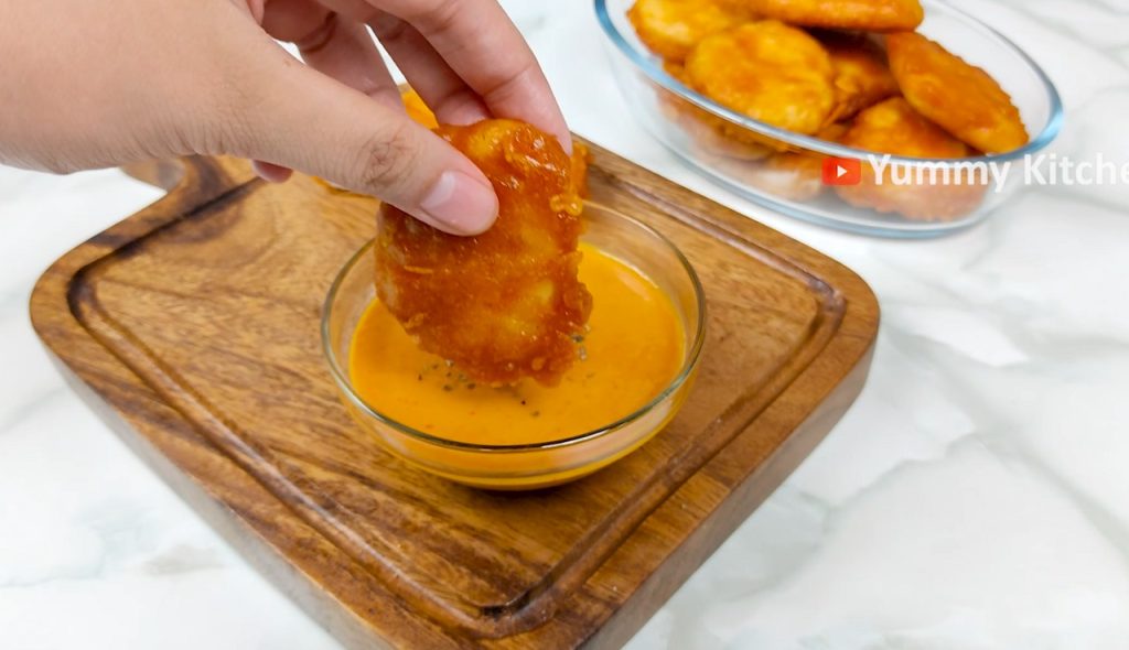 Crispy Chicken Nuggets with Spicy Dip