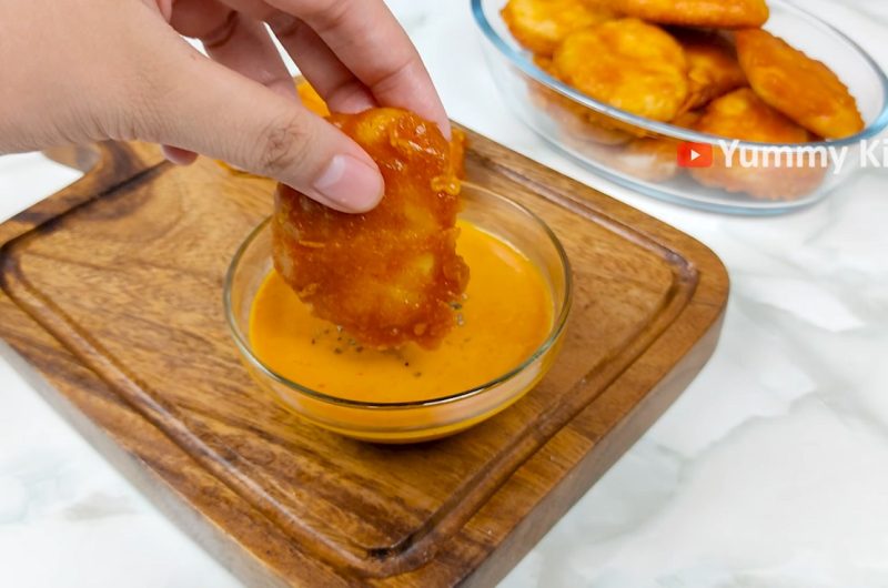 Crispy Chicken Nuggets with Spicy Dip