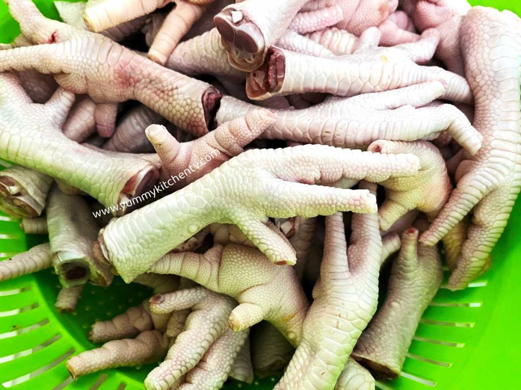 cleaned chicken feet