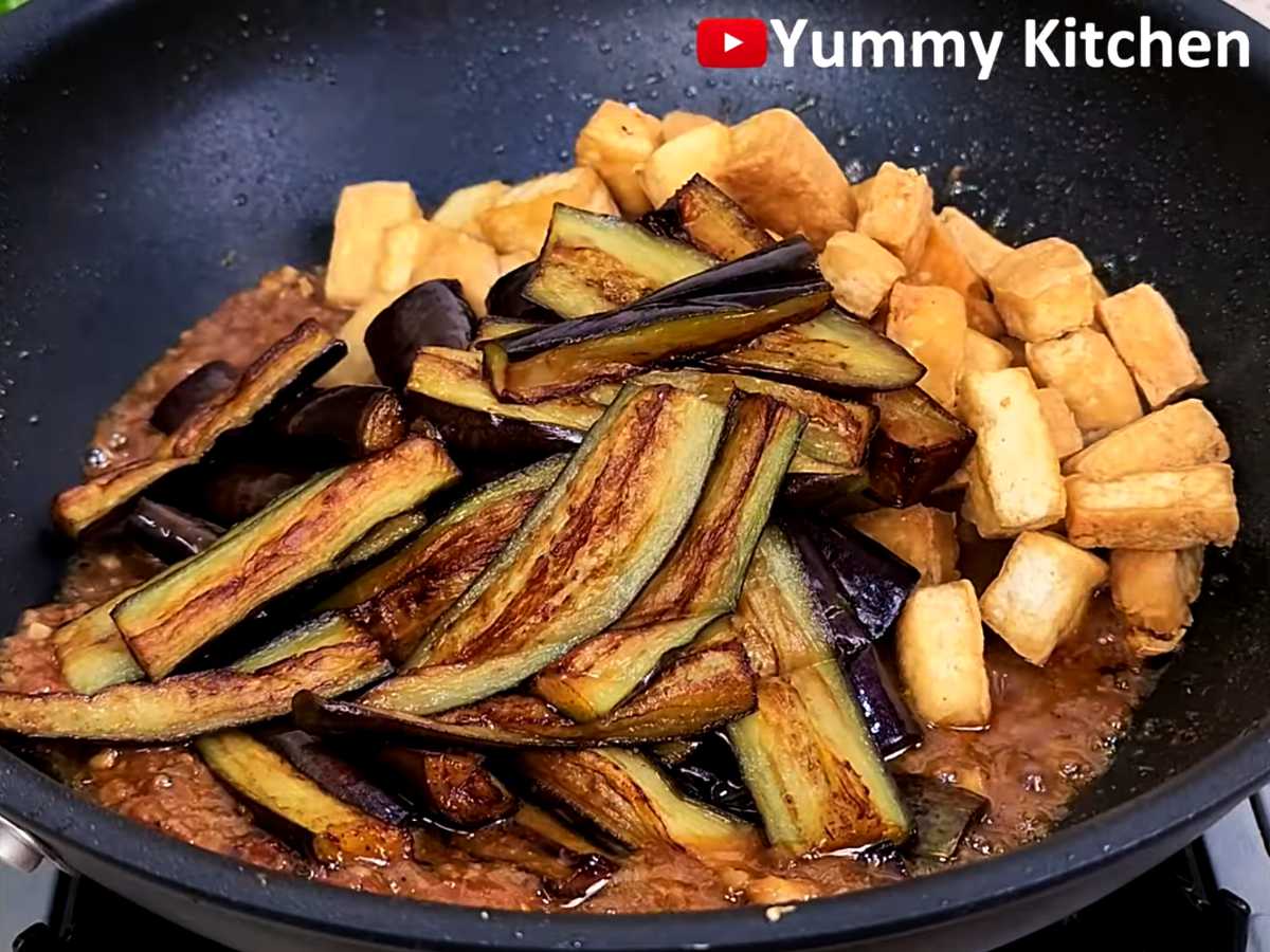 Binagoongang Tokwa at Talong (Tofu and Eggplant dish) Yummy Kitchen