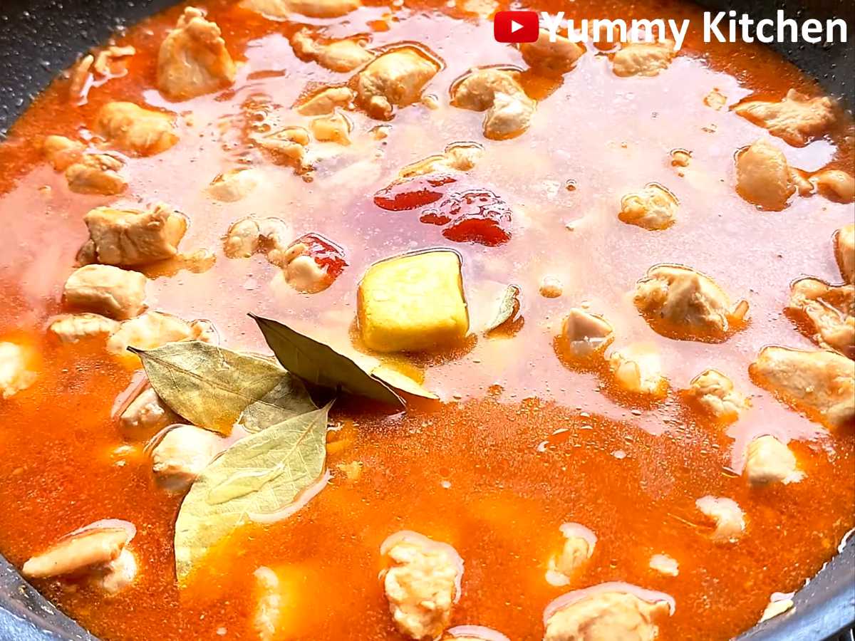 Chicken Menudo Recipe - A one pan Filipino-Spanish chicken dish - Yummy ...