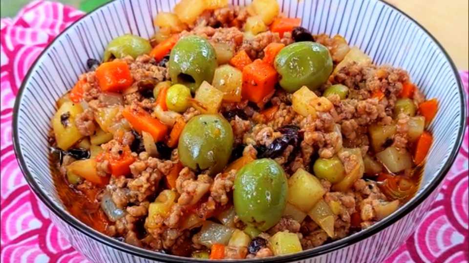 Taste the Philippines: 20 Iconic Pinoy Meals
