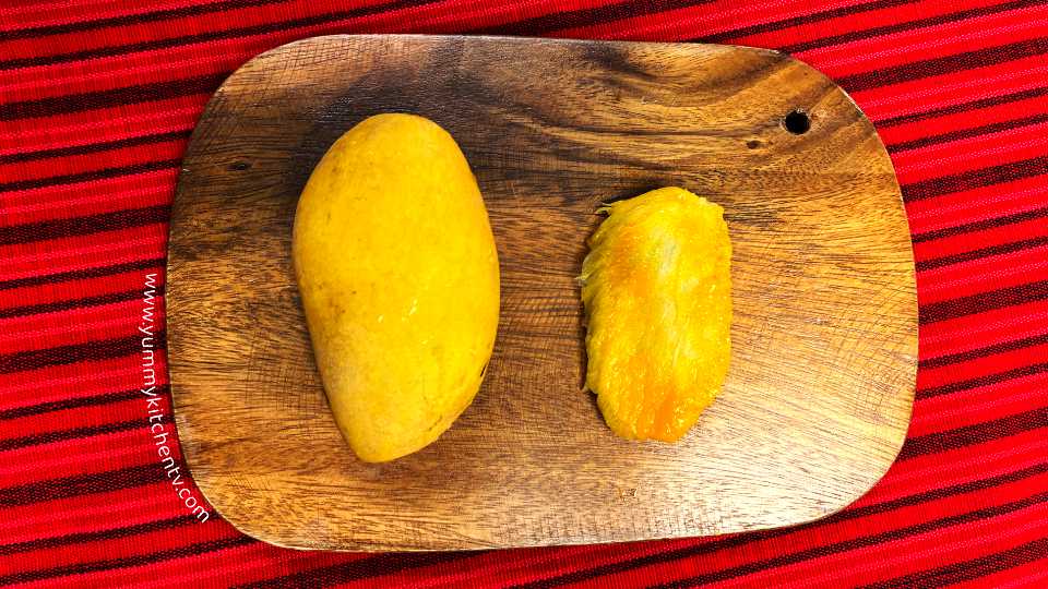 How to eat a mango
