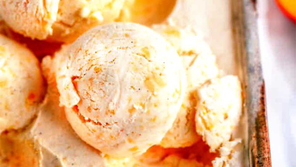 homemade fresh strawberry ice cream recipe