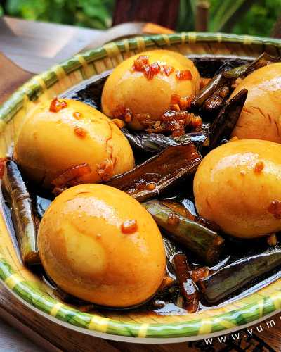 Adobong Itlog ( Egg Adobo )