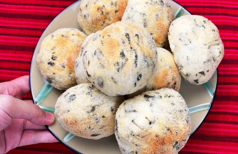 No Knead Malunggay Pandesal