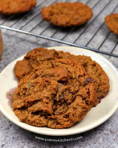 3 Ingredient Chocolate Peanut Butter Cookies