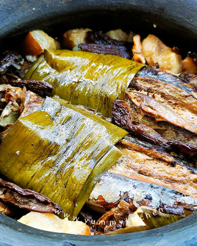 Sinaing na Tulingan ( Braised Tulingan )