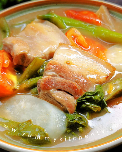 Sinigang na Baboy ( Pork Sinigang )