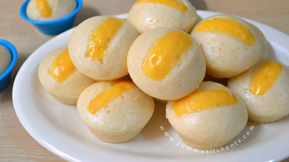 christmas treats philippines puto