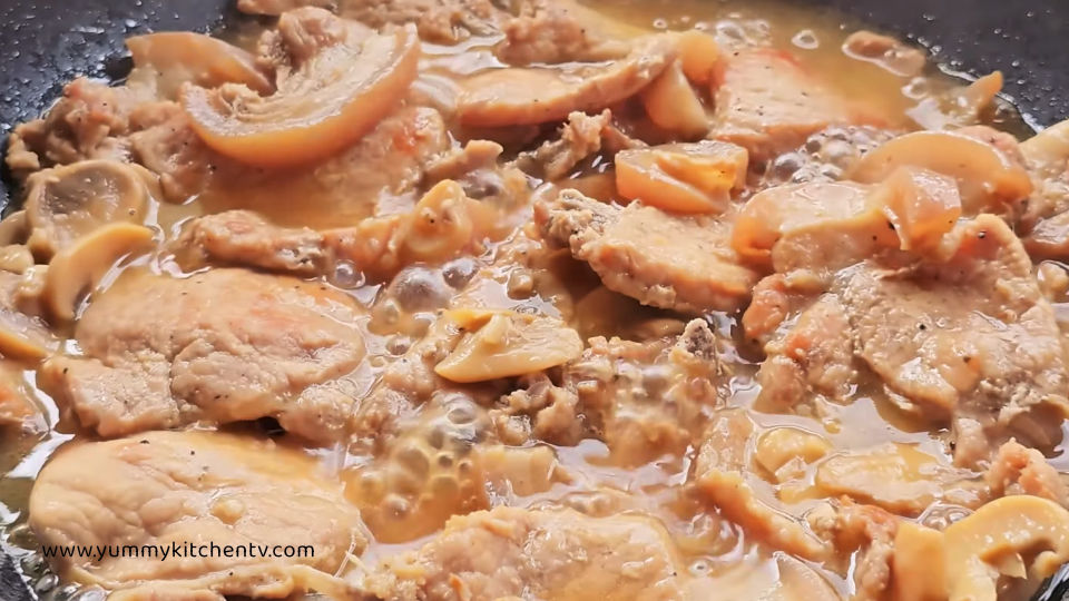 pork with mushroom in oyster sauce