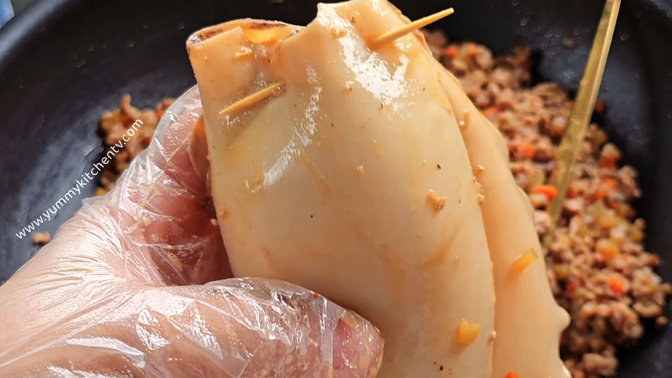 rellenong pusit with sauce