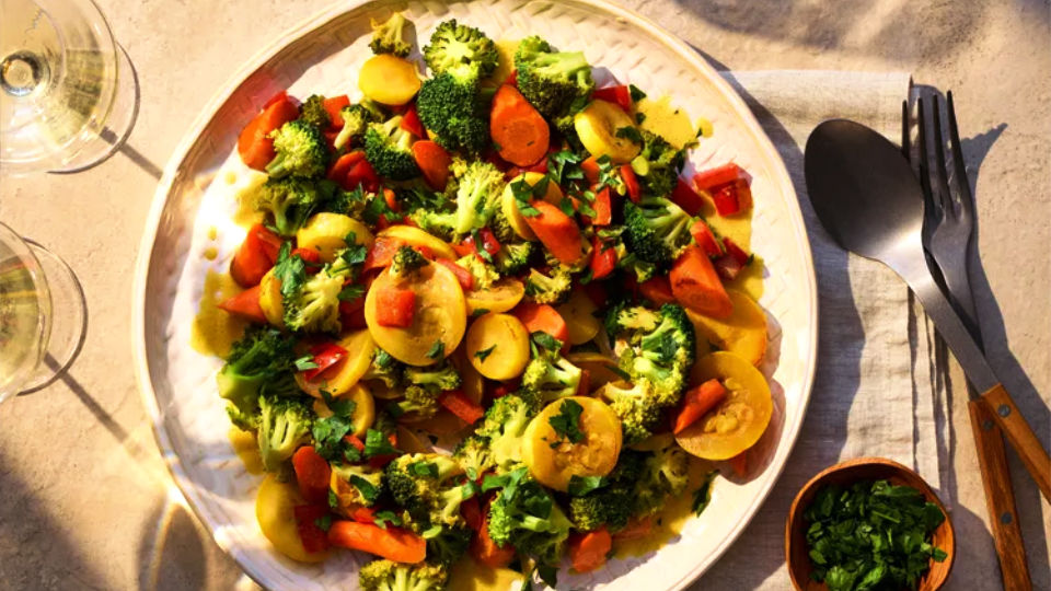 mozzarella tomato basil pasta bake